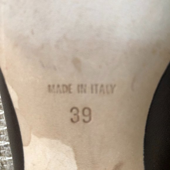 Chanel Women's Dark Brown Classic Pumps . - Picture 11 of 15